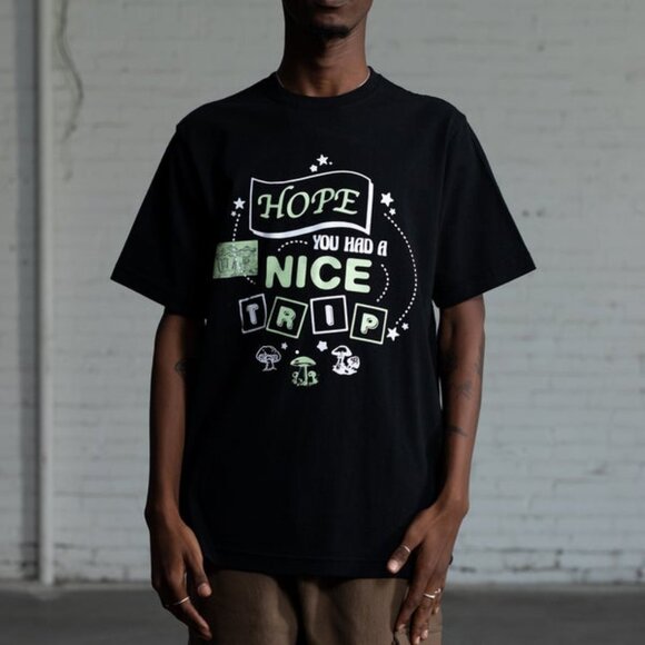 BNWT AW21 RAISED BY WOLVES NICE TRIP TSHIRT S - Picture 1 of 11